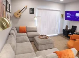 Cozy King Bds, Sectional, Heated Pool, Bike Lift