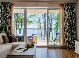 Zegrze Lake Apartament VIRIDIAN z widokiem na jezioro, tarasem i parkingiem