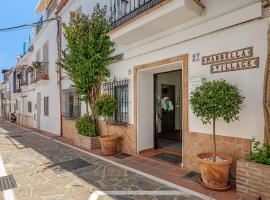 Marbella Village โรงแรมในมาร์เบยา