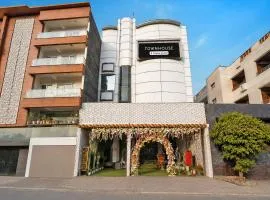 Collection O Sector 5 Ghaziabad Formerly Five Seas