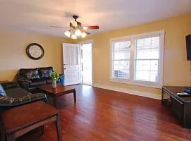 Spacious 2BR Condo Near Wilson Park and Live music