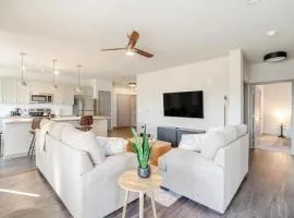 Bright, Cozy 3BD Apt in Heart of Matthews