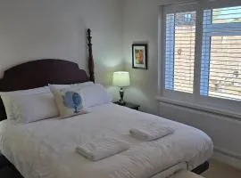 RentUnique Luxurious 1 Bd Bungalow