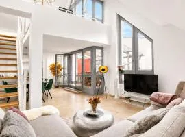 Luxury Penthouse for 8 - Center - Parking - Therme 8 min - Airport 15 min