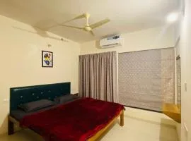 Urban Nest - Pvt Rooms - Near Airport & EON IT Park