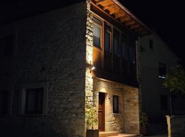 Villanueva 5, hotel v destinaci Luces