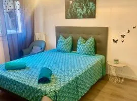 Room in a private home only for women near Port