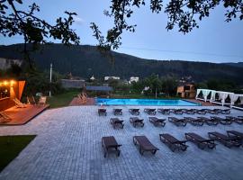 Guculka Apartments, готель у місті Яремче