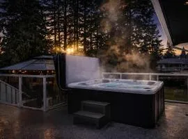 The Stag House - Hot Tub Theatre Arcade Games & Sleeps 18