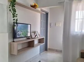 Apê térreo aconchegante - AC - garagem