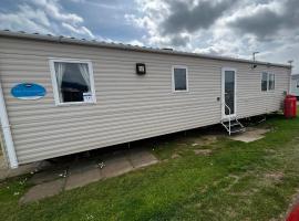 California cliffs caravan, hotel sa Great Yarmouth