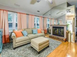 7 Mi to Camp Lejeune! Family Gem Near Golf & Shops