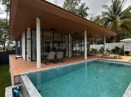 Suave Villa 3BR Forest Retreat KPN