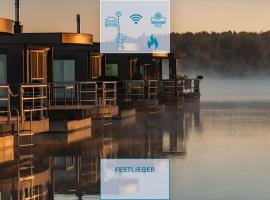 Floatinghouse Malibu Sunrise, khách sạn ở Klitten