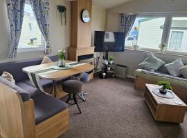 Jones caravan hire sycamore walk lyons robinhood rhyl, ξενοδοχείο σε Meliden