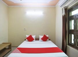 OYO 62761 Hotel Daksh, hotel di Mahendragarh