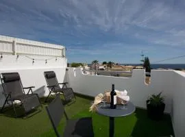 Casa Familiar Vista Mar - 4 Quartos - BBQ e Terraço