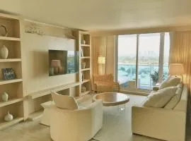Amazing View 1 Hotel Corner Unit 2BR 2BA w Balcony