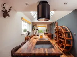 Luxurious 2 Bdrm Seaview Cottage 1
