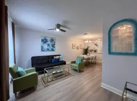 Gated Stylish 2BR Townhome - KING Bed, Pool, WiFi, Wash & Dry, AC, Private Patio facing preserves, Free Parking -- NICE FOR Medical, Business, Groups, Relo - by Moffitt Cancer CTR, Tampa Palms, Hunters Green, Live Oak, Cory Lake, New Tampa, Wesley Chapel