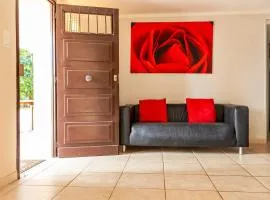 Vol - au - Vent - Cheerful 5-bedroom villa with pool
