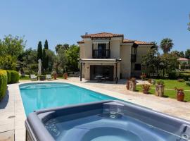 Eco Stone Villa with Private Pool and Jacuzzi, hotel en Kalandra