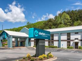 Clarion Pointe Cherokee, hotel em Cherokee