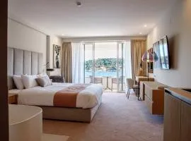Hotel M