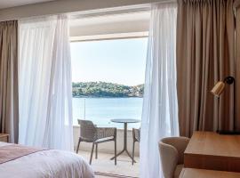 Viesnīca Hotel M pilsētā Zatona