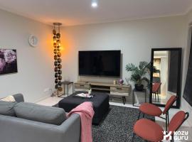 KozyGuru | 3BR Retreat to ADL & Barossa in 40m, hotel a Bolivar