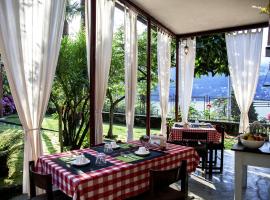 Villa Albonico, nakvynės su pusryčiais namai mieste Laljas