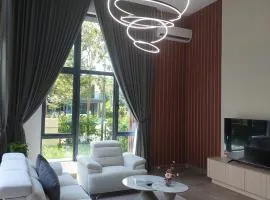 The Fringe Luxe Villa at Forestcity