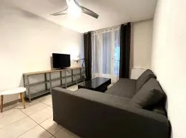 Studio with balcony and private parking