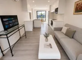 Elegant 4BR Home & Weekly & Monthly Deals Near SH20