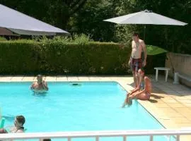 Camping 3 étoiles - Piscine - ccbgbeh