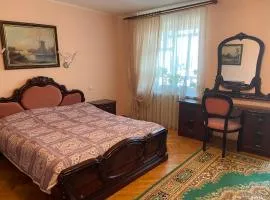 Сихів Апартаменти на Санта-Барбарі