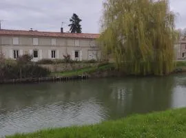 maison d' hôte ferme maraîchine bord de rivière