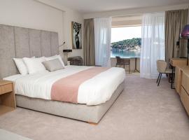 Hotel M, hotel u Zatonu