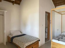 Makadana, hotel din Mar Lodj