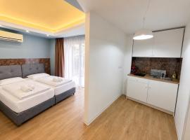 Modern Studio Nr5 private Kitchenette and Bathroom, hotel i Limassol