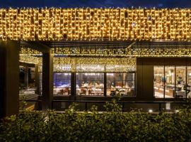 Movenpick Living Istanbul West, хотел в Истанбул