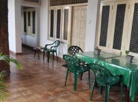 Hotel 100: Dehiwala şehrinde bir otel