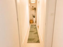 Modern & Peaceful City Apartment, hotel in Bern