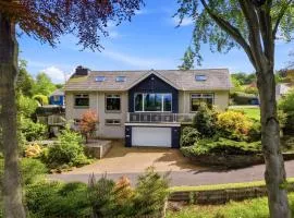 Five Marches - Poolside Stays with Stunning Views