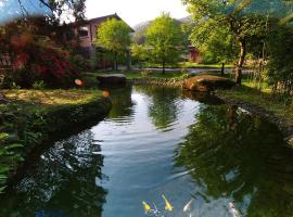 Old House Homestay, hotel in Sanxing