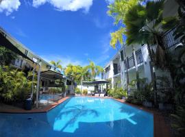 Crystal Garden Resort & Restaurant, hotel di Cairns
