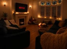 3-Bed House Sleeps 7 Parking & Garden Pets Ok