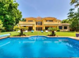 Luxurious 7-Bedroom Holiday House with Private Pool in Alcdia