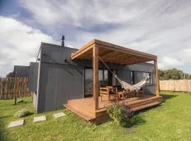Dread Shack Nodo Norte 1 - Casa en Complejo Zona Santa Isabel, Chapa Para 4 PAX Con Parrilla - Hola Sur