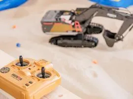 重機ラジコンで遊べる貸切宿 Sand Base Shirasato